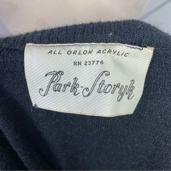 Vintage Park Storyk Embroidered Cardigan Sweater - Size M - Picture 7 of 7